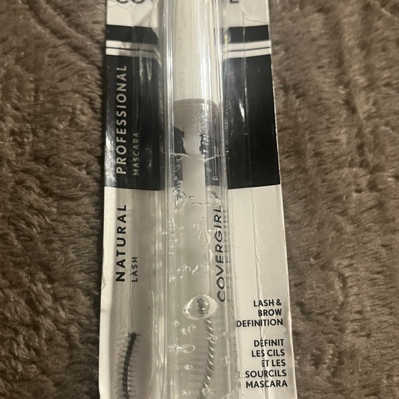 Covergirl,Revlon , L’Oréal - Mascara & Liquid Liner ,& Lip L. Lot -5 New - Picture 6 of 16